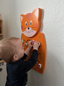 Aktivitetstavle i træ - Kat - Fra 18 mdr.