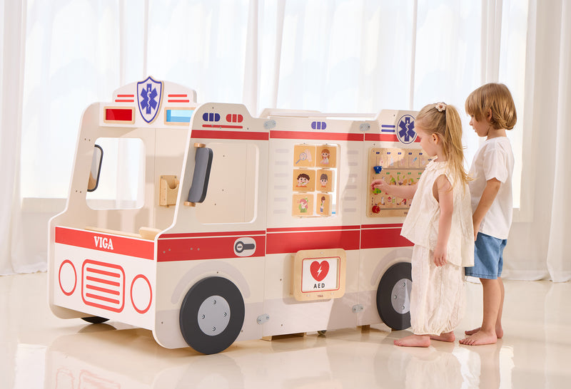 Legehus - Ambulance i træ - VIGA