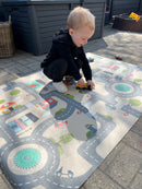 Legetæppe med by og vejbane - 1 x 1,5 meter - Vinyl - Fra 1 år.