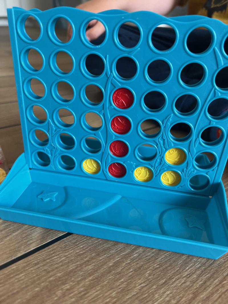 4 På Stribe - IQ spil - Plast - 707 Games