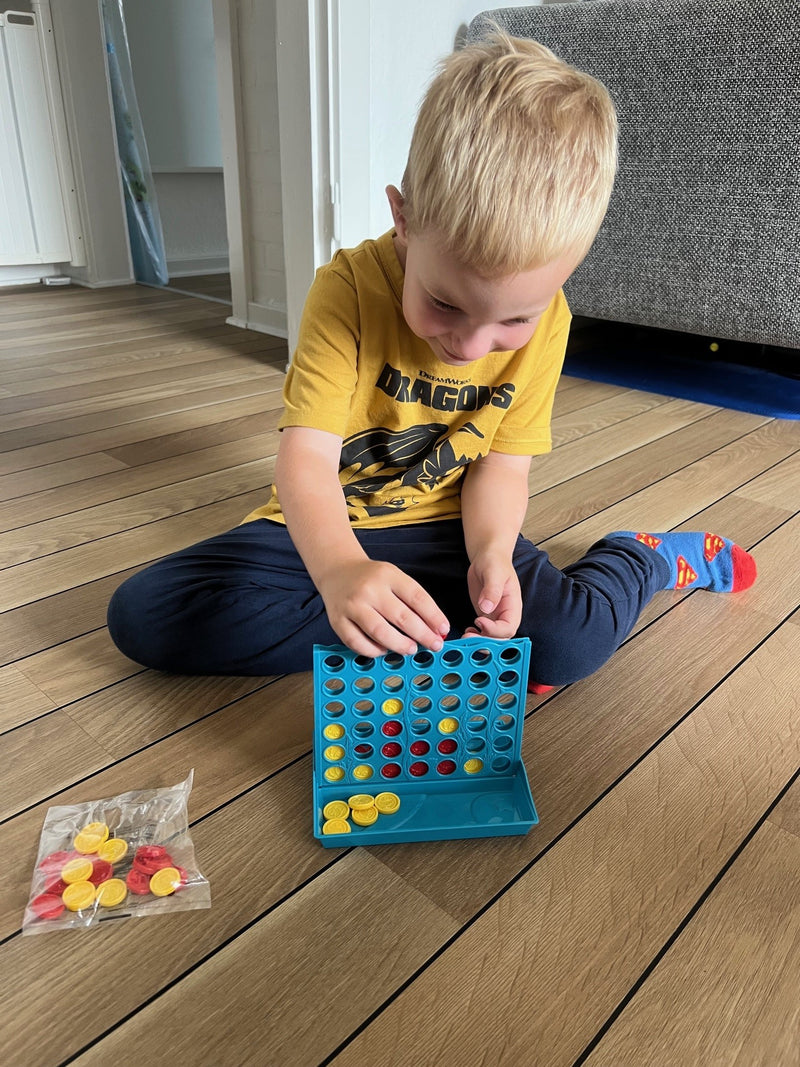 4 På Stribe - IQ spil - Plast - 707 Games