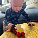 Trækdyret Ella And i træ - fra Goki - fra 1 år.