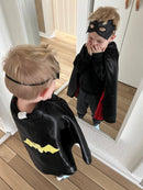 Udklædning - Vendbar kappe - Spiderman/Batman - Fra 3-4 år.