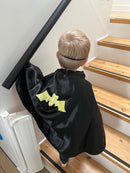 Udklædning - Vendbar kappe - Spiderman/Batman - Fra 3-4 år.