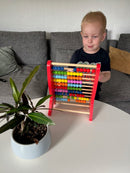 Kugleramme i træ fra VIGA med 100 kugler.