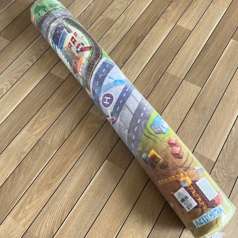 Stort Legetæppe - By/Trafik Motiv + 2 Plastbiler - 180x130 cm.