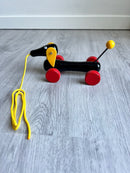 BRIO 30332 - Dachsie gravhund - Trækdyr - 20 cm - Fra 1 år.