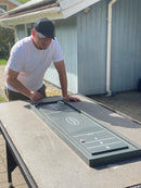 Shuffleboard - Grå  - Mål: 122 x 33 cm