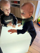 Kube med LED lys - 16 farver - 40 x 40 cm - inkl fjernbetjening.