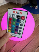 Kugle med LED lys - 16 farver - Ø:40 cm - inkl fjernbetjening.