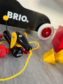 BRIO 30332 - Dachsie gravhund - Trækdyr - 20 cm - Fra 1 år.