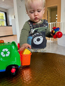 Miljøbil TOLO First Friends m 2 figurer - 5 dele - Fra 1 år.