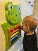 Aktivitetstavle i træ - Frø - Fra 18 mdr.