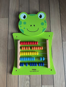 Aktivitetstavle i træ - Frø - Fra 18 mdr.