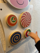 Aktivitetstavle i træ - Ko - Fra 18 mdr.