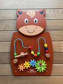 Aktivitetstavle i træ - Hest - Fra 18 mdr.