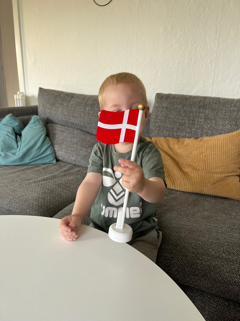 Flag, Dannebro Danmarksflag i træ - 30 cm. - 1 stk