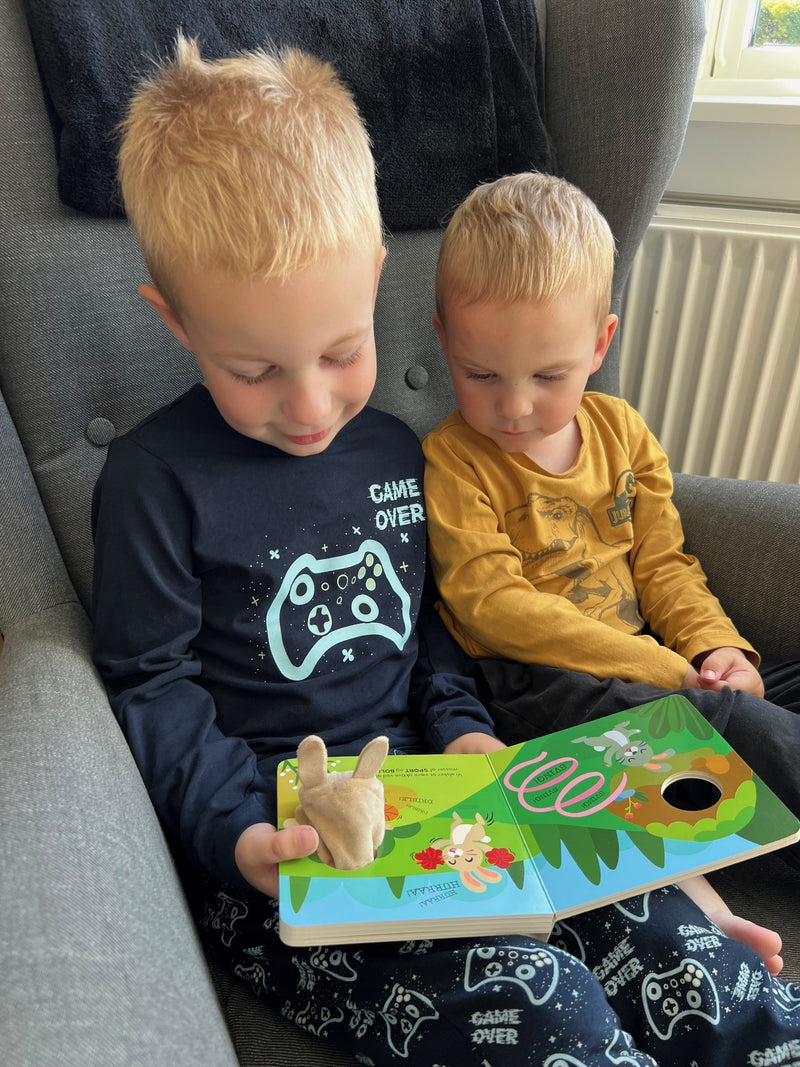 Lille Kanin elsker at hoppe - Fingerdukkebog