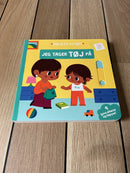 Papbog for pilfingre - Jeg tager tøj på - Børnebog