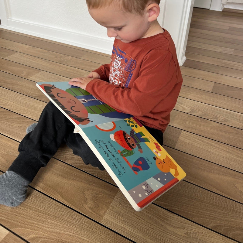 Papbog for pilfingre - Jeg tager tøj på - Børnebog