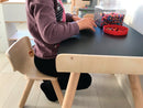 Børnebord & stol i træ fra PlanToys - Sort/Træfarvet - Fra 3 år. - Billede 1