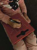 Beleduc Magnetisk Tegnebræt - 19 x 20 - Rød - Fra 3 år. - Billede 1