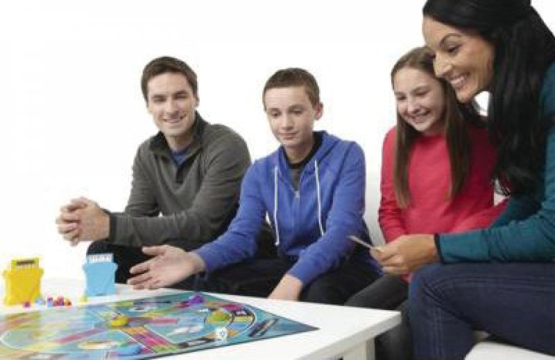 Trivial Pursuit Family - 1 stk. - Hasbro Games - Fra 8 år - Billede 1
