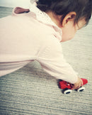 Racerbil fra BRIO i træ - Ass farve - Fra 12 mdr. - Billede 1