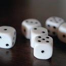 Terninger - 100 stk i dåse. - Billede 1