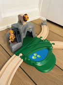 BRIO 33960 - Safarieventyrsæt, togbane - 26 dele - Fra 3 år. - Billede 1