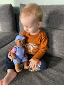 Dukketøj - 32-37 cm - T-shirt, shorts & cap - Fra 3 år. - Billede 1