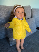 Dukketøj - 42-46 cm - Gul regnjakke - Fra 3 år. - Billede 1