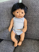 Dukke - 38 cm - Dreng - Asiat - Fra 3 år. - Billede 1