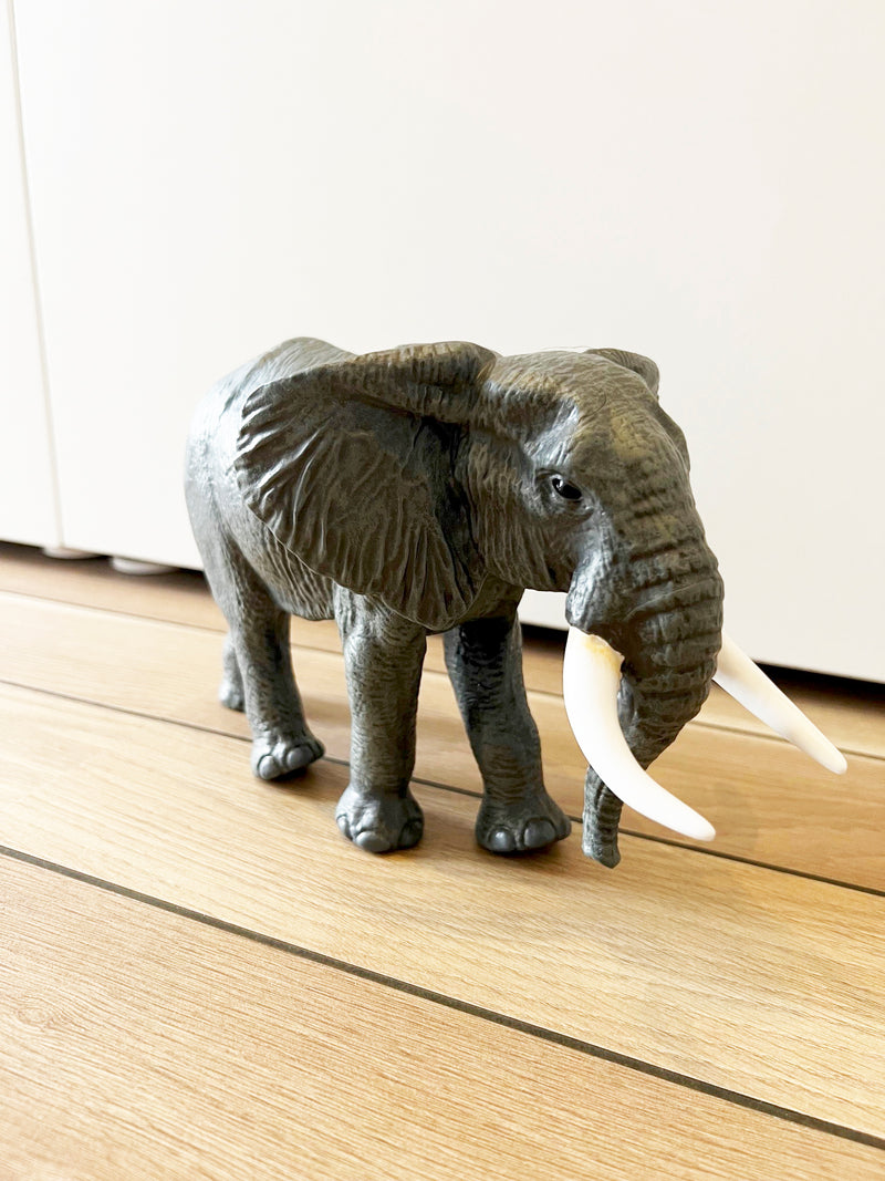 Stor flot håndmalet Elefant fra Papo - L:25 cm - Fra 3 år.