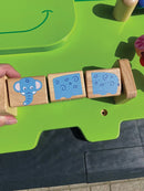 Aktivitetstavle i træ - Lille Krokodille - Fra 18 mdr. - Billede 1