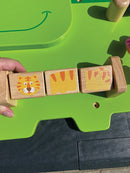 Aktivitetstavle i træ - Lille Krokodille - Fra 18 mdr. - Billede 1