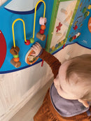 Aktivitetstavle i træ - Flyvemaskine - Fra 18 mdr - VIGA. - Billede 1