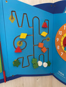 Aktivitetstavle i træ - Flyvemaskine - Fra 18 mdr - VIGA. - Billede 1