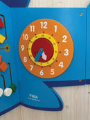 Aktivitetstavle i træ - Flyvemaskine - Fra 18 mdr - VIGA. - Billede 1