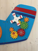 Aktivitetstavle i træ - Flyvemaskine - Fra 18 mdr - VIGA. - Billede 1