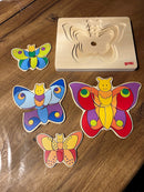 Puslespil fra Goki - Sommerfugl med 4 lag - 11 Brikker.