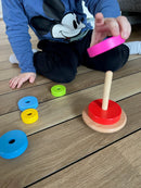 Stabeltårn i træ med 6 ringe fra Goki - 13 cm.