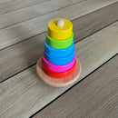 Stabeltårn i træ med 6 ringe fra Goki - 13 cm.