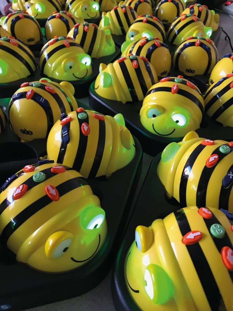 Bee-Bot Programmerings-Robot - 6 stk + opladestation - Fra 3 år. - Billede 1
