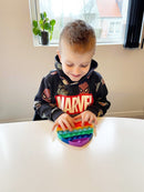 Plop Up fidgetspil - Regnbue-farvet - 1 stk - Fra 5 år. - Billede 1