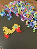 Plus Plus MINI Pastel - Metalkuffert med 600 brikker i Pastelfarve. - Billede 1