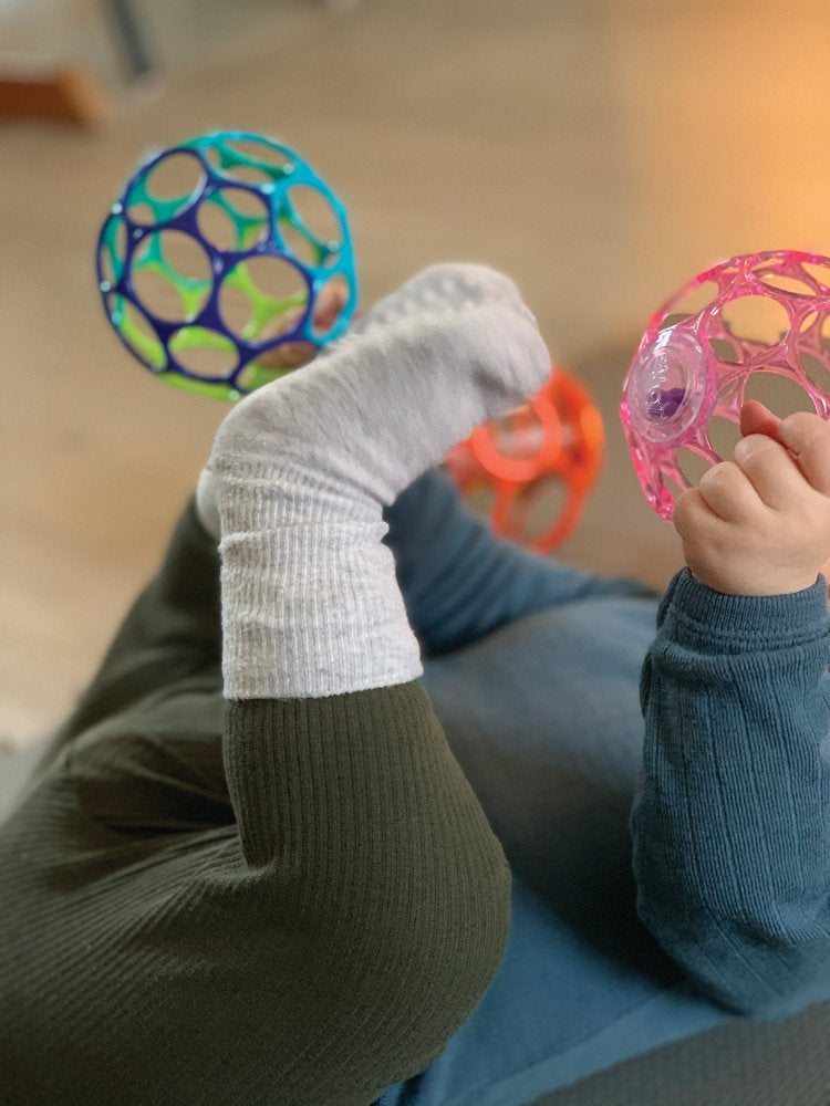 Oball Classic babylegetøj bold - 1 stk -Ø:9 cm - Fra 0 år. - Billede 1