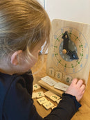 Lær Klokken Legeur / Læringsur i FSC-træ - byAstrup - Fra 3 år. - Billede 1