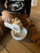 Håndmixer i træ fra MaMaMeMo - Fra 3 år.