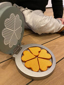 Mamamemo Legekøkken- Vaffeljern i FSC træ - Grøn - Fra 3 år. - Billede 1